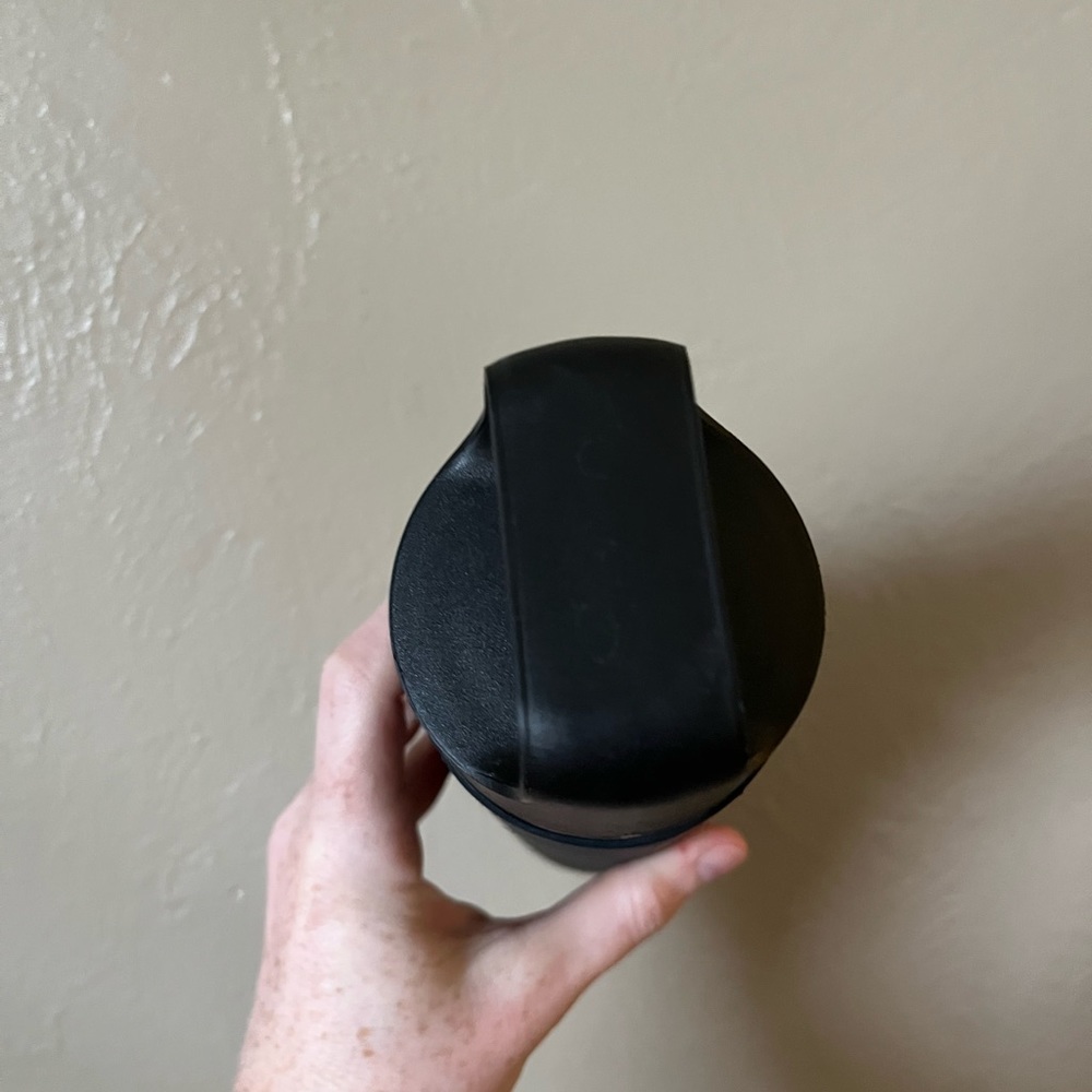 ❌LAST CHANCE❌ PELOTON glass black water bottle NEW -never used - Picture 2 of 4